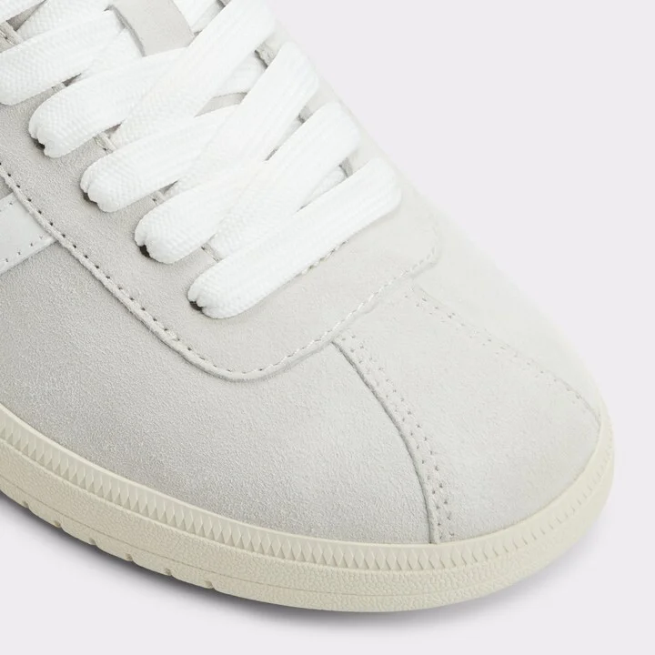 Low top sneaker - Image 5
