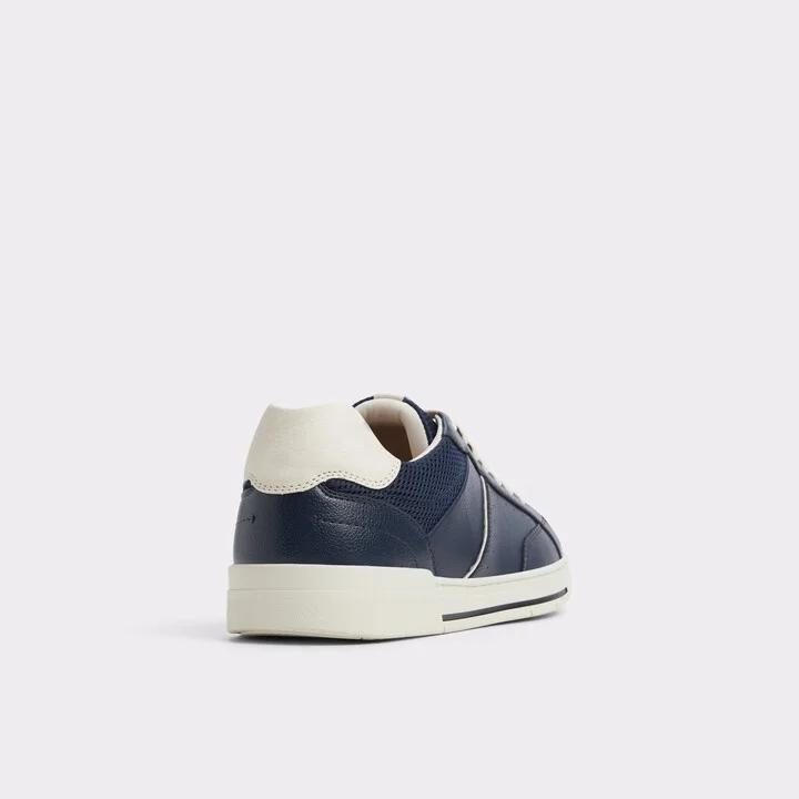 Low top sneaker - Image 2