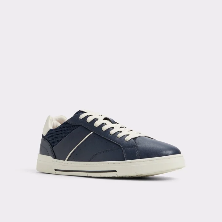 Low top sneaker - Image 4