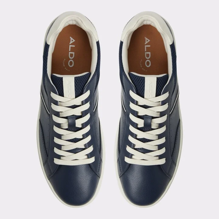Low top sneaker - Image 6
