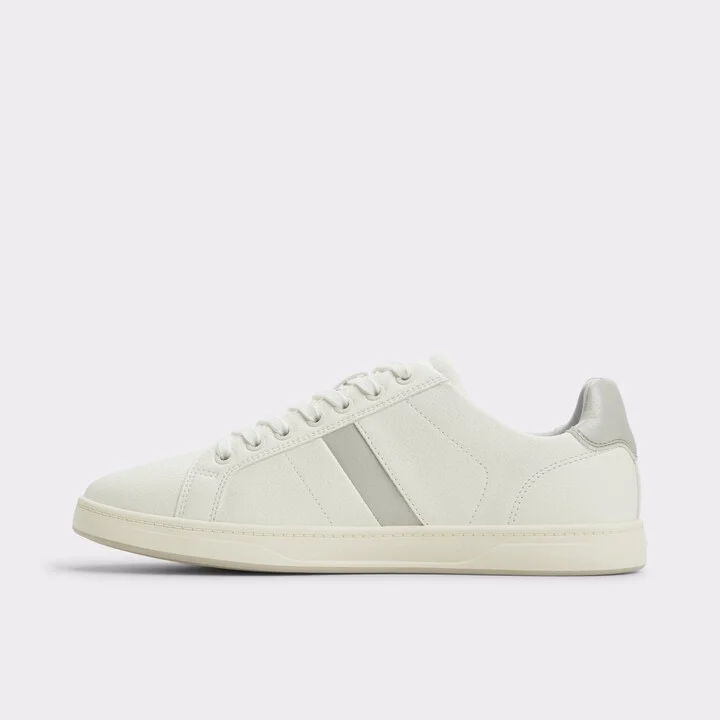 Low top sneaker - Image 3
