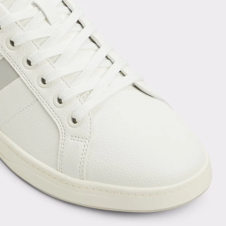 Low top sneaker - Image 5