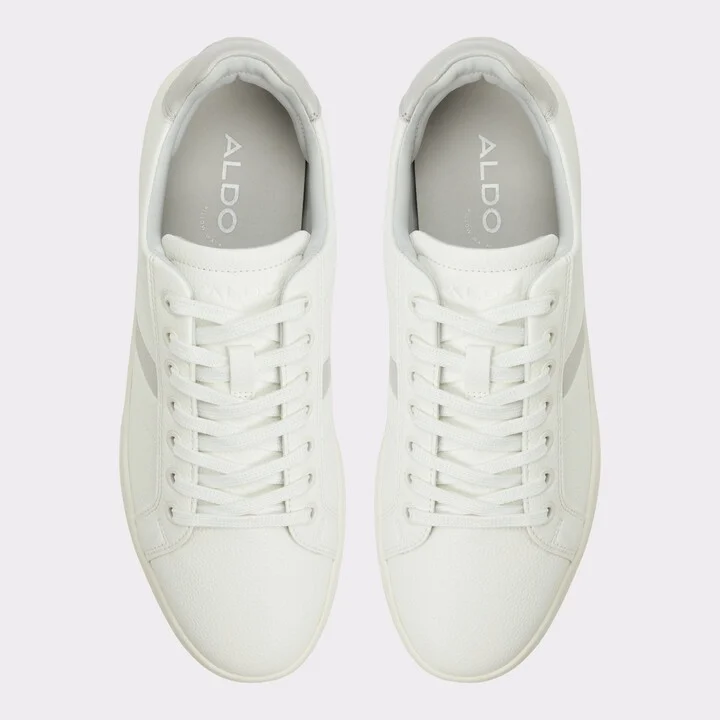 Low top sneaker - Image 6
