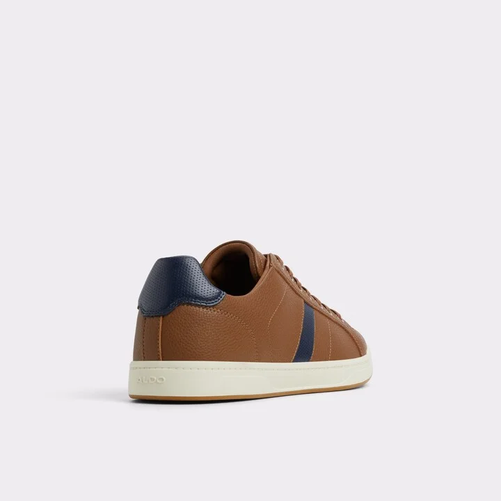 Low top sneaker - Image 2