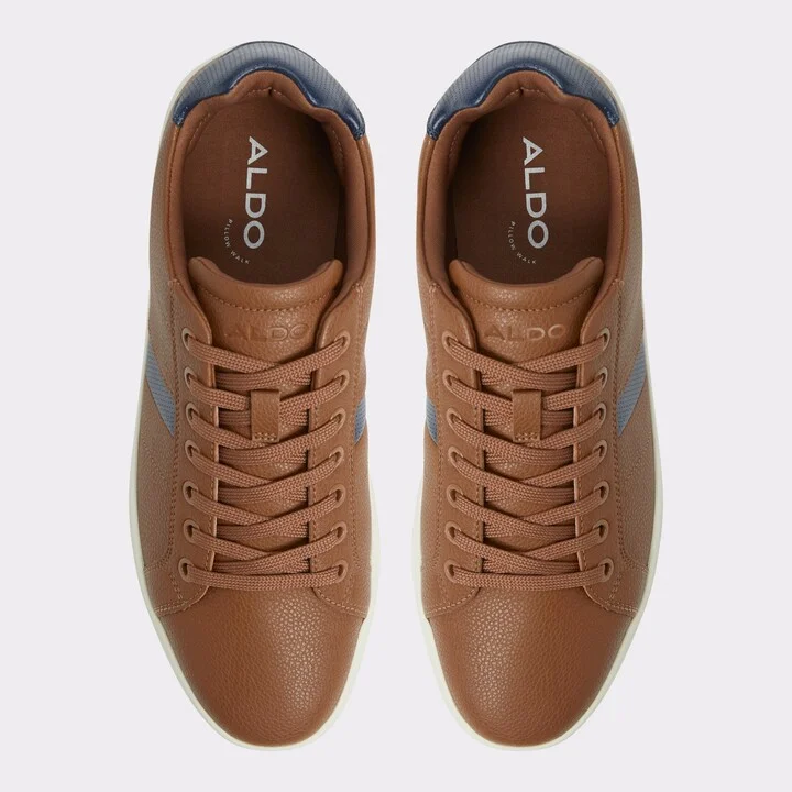 Low top sneaker - Image 6