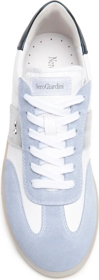 Low Top Sneaker - Image 9