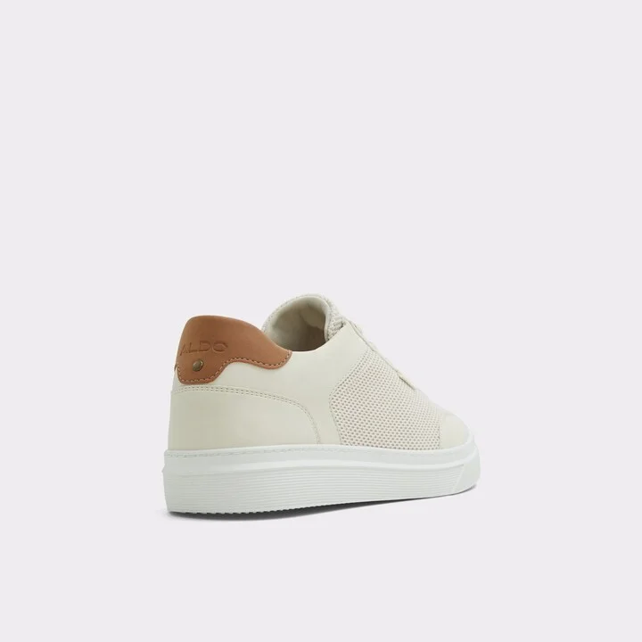 Low top sneaker - Image 2