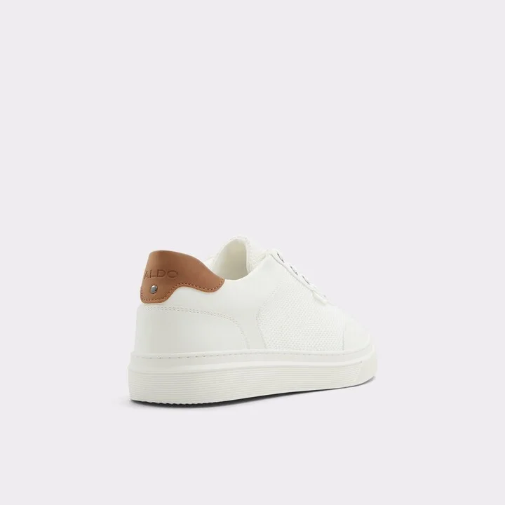 Low top sneaker - Image 2