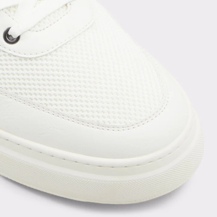 Low top sneaker - Image 5