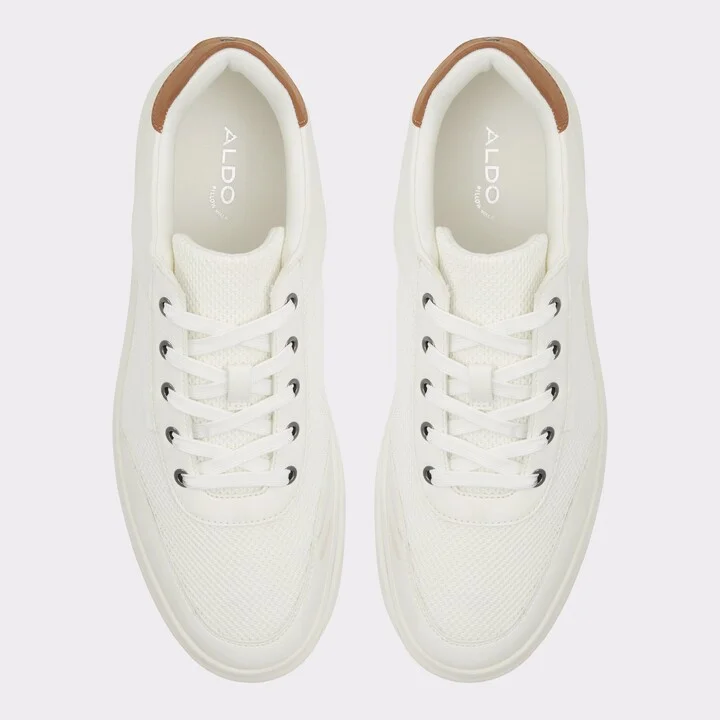 Low top sneaker - Image 6