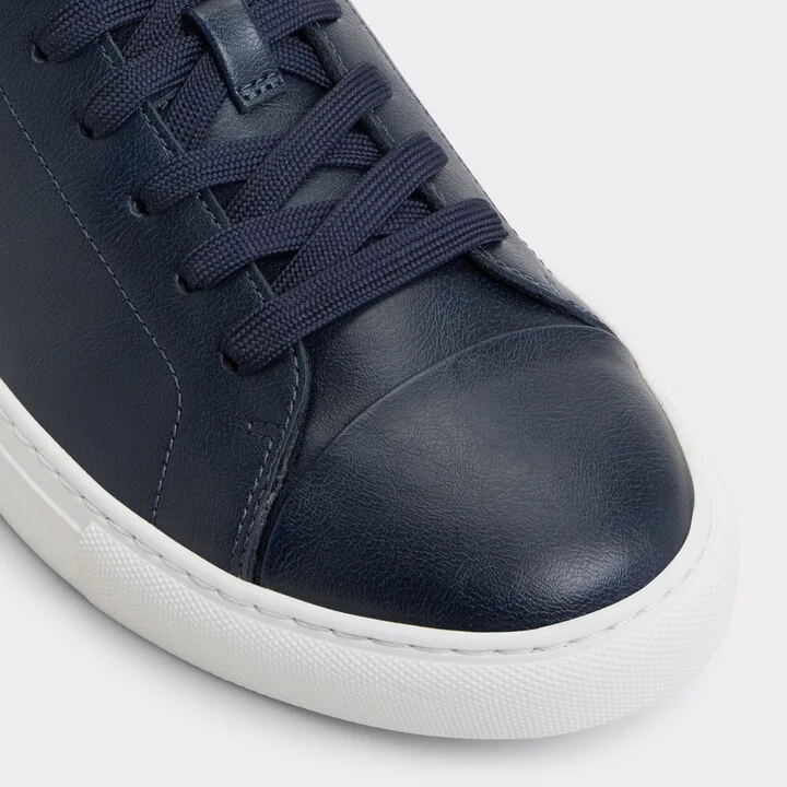 Low top sneaker - Image 5