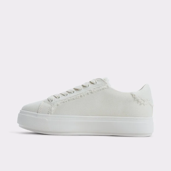 Low top sneaker - Image 3
