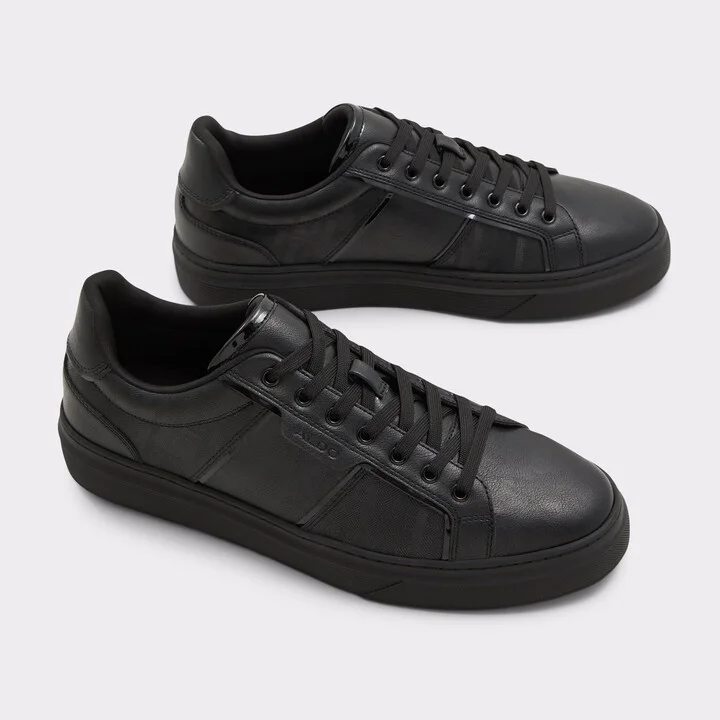 Low top sneaker - Image 2