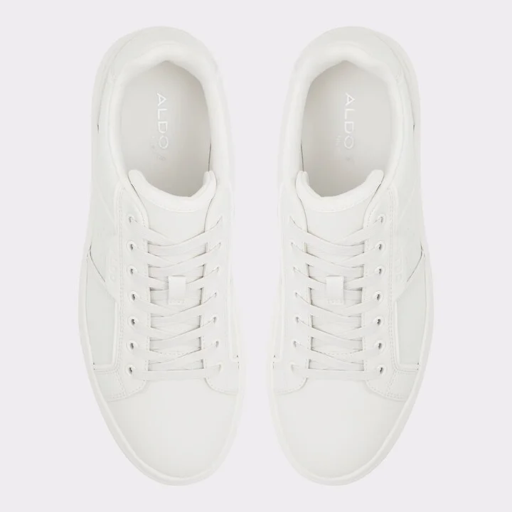 Low top sneaker - Image 6