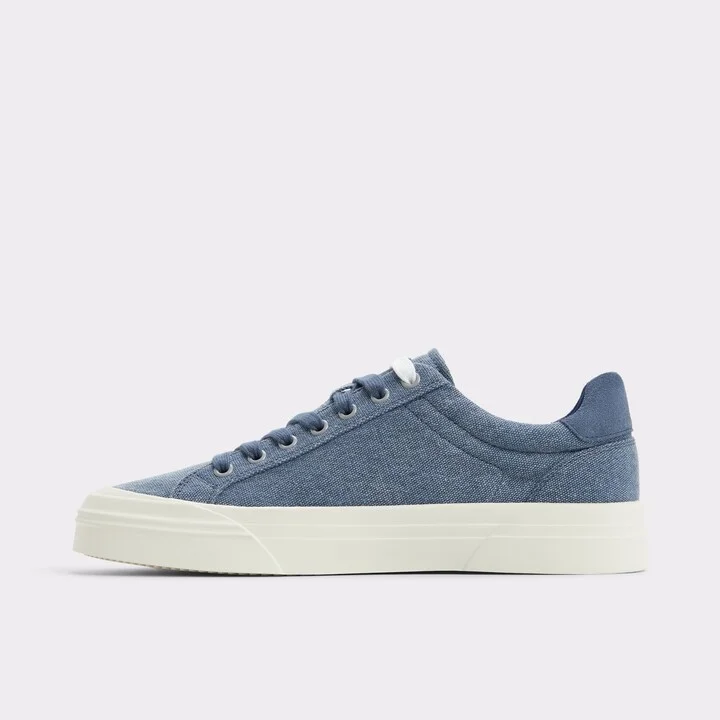 Low top sneaker - Image 3