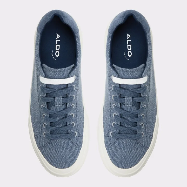 Low top sneaker - Image 6