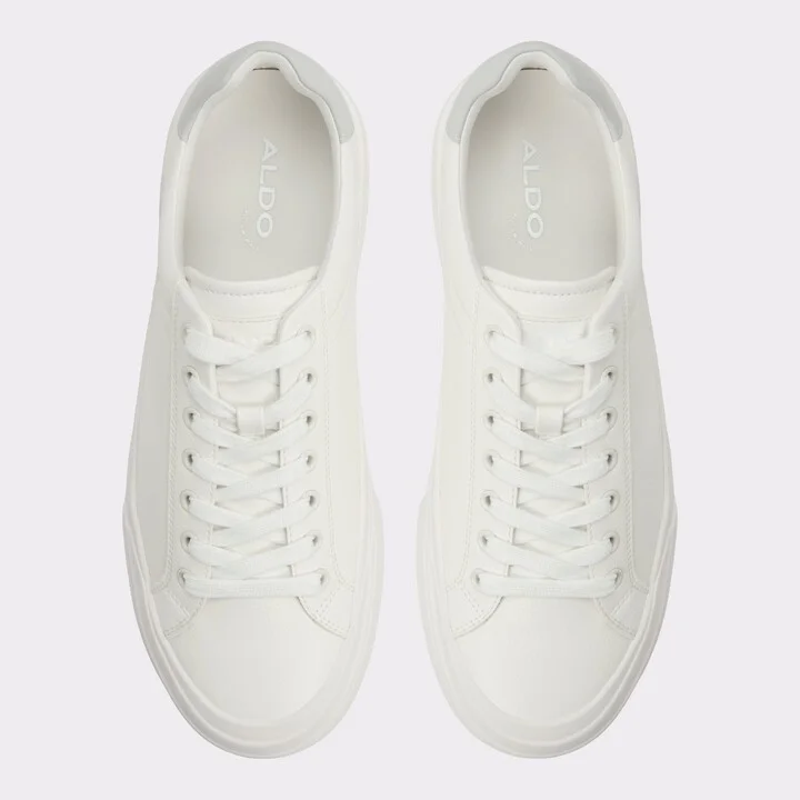 Low top sneaker - Image 6