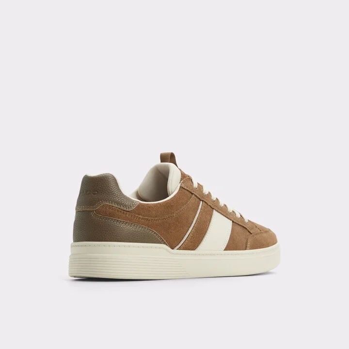Low top sneaker - Image 2