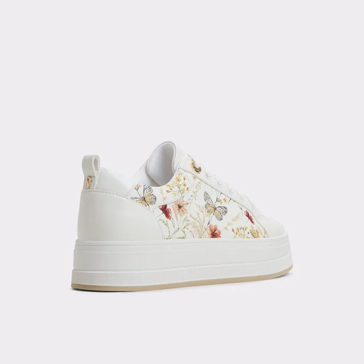 Low top sneaker - Image 2