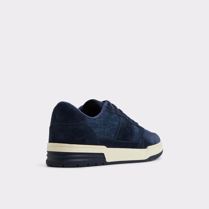 Low top sneaker - Image 2