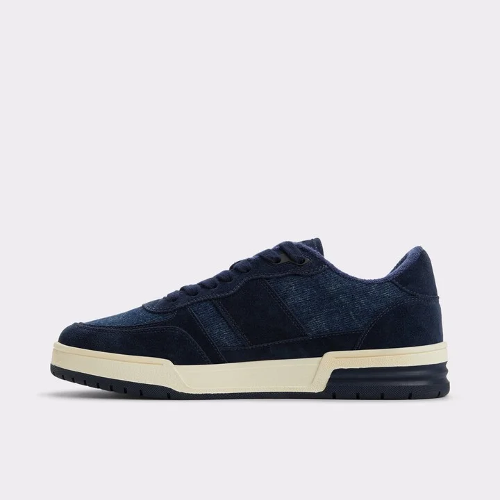 Low top sneaker - Image 3