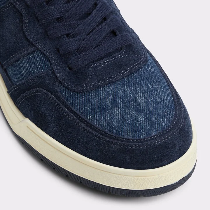 Low top sneaker - Image 5