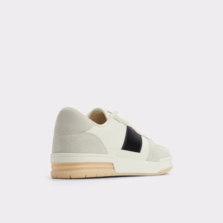 Low top sneaker - Image 2