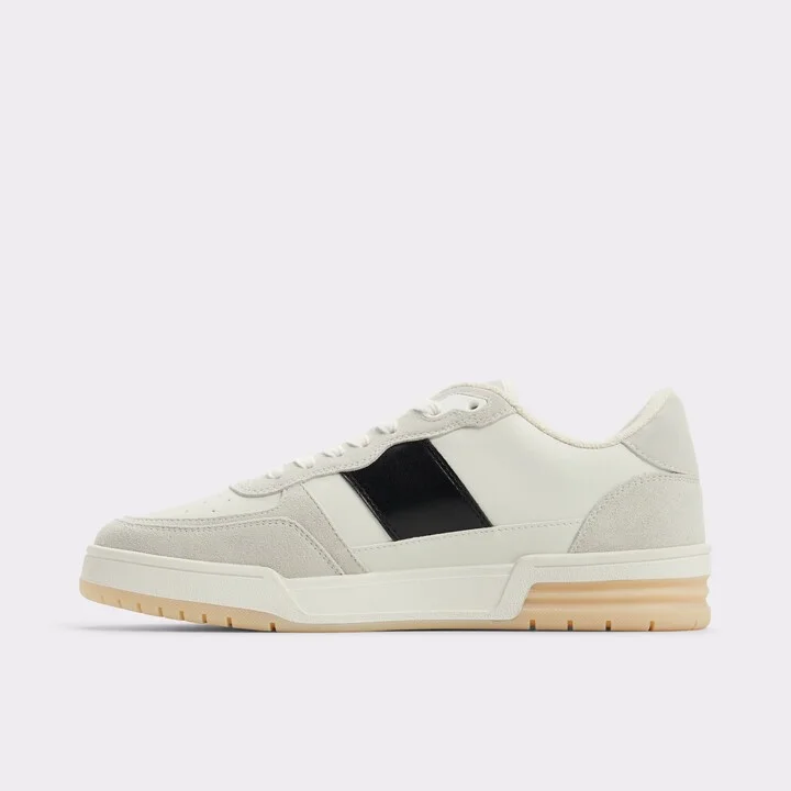 Low top sneaker - Image 3
