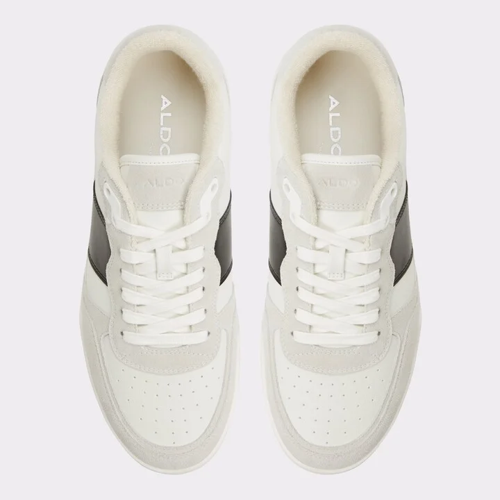 Low top sneaker - Image 6