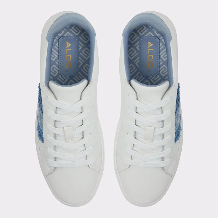 Low top sneaker - Image 6