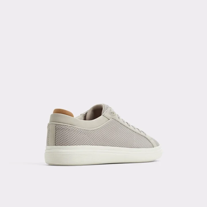 Low top sneaker - Image 2