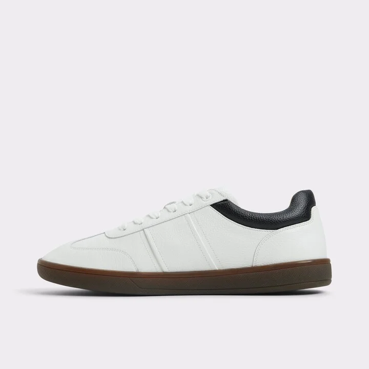 Low top sneaker - Image 4