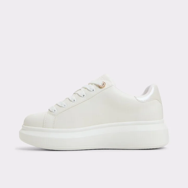 Low top sneaker - Image 3