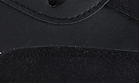 Low Top Sneaker - Image 7