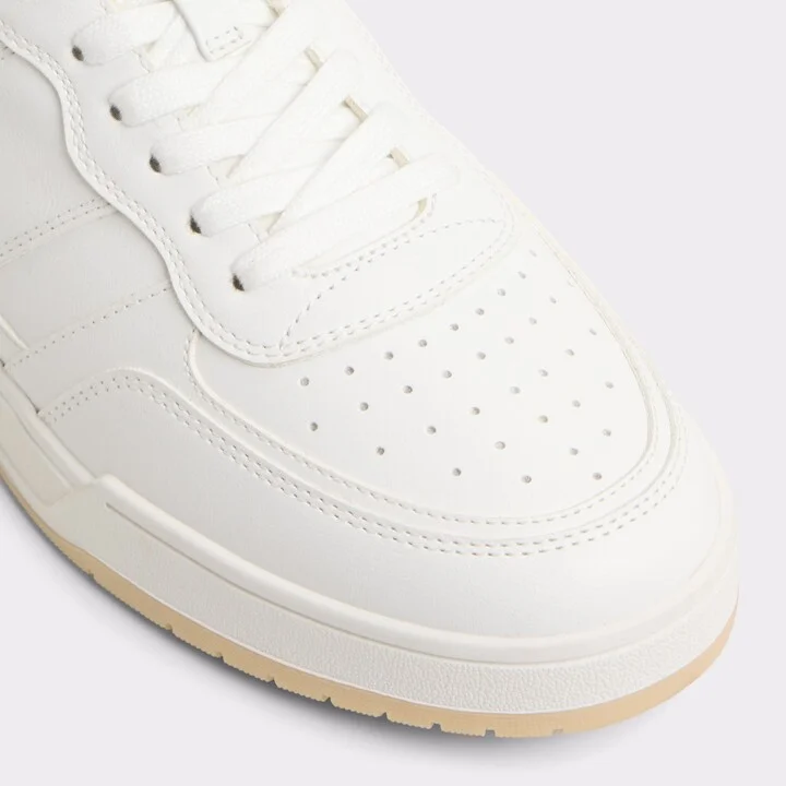 Low top sneaker - Image 5