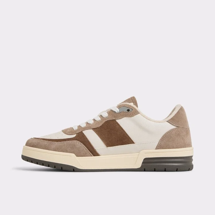 Low top sneaker - Image 3