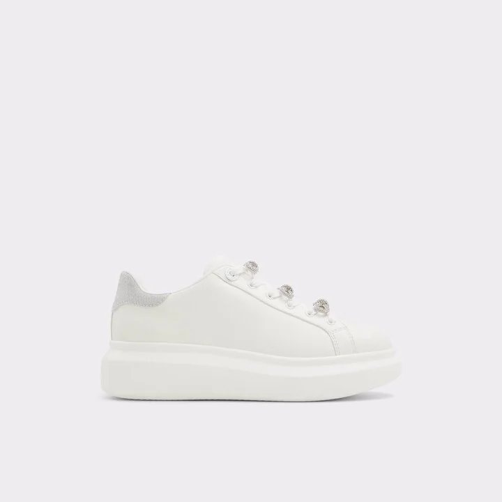 Low top sneaker