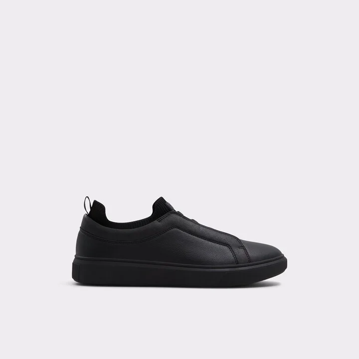 Low top sneaker