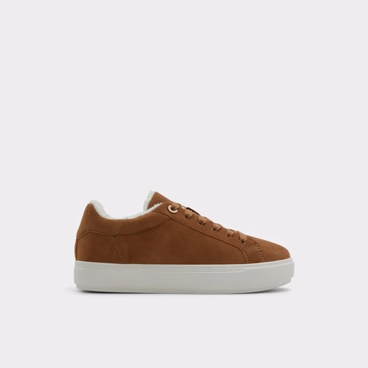 Low top sneaker
