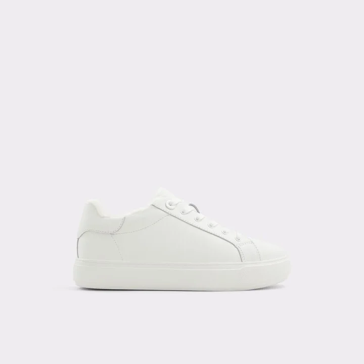 Low top sneaker