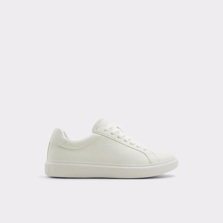 Low top sneaker