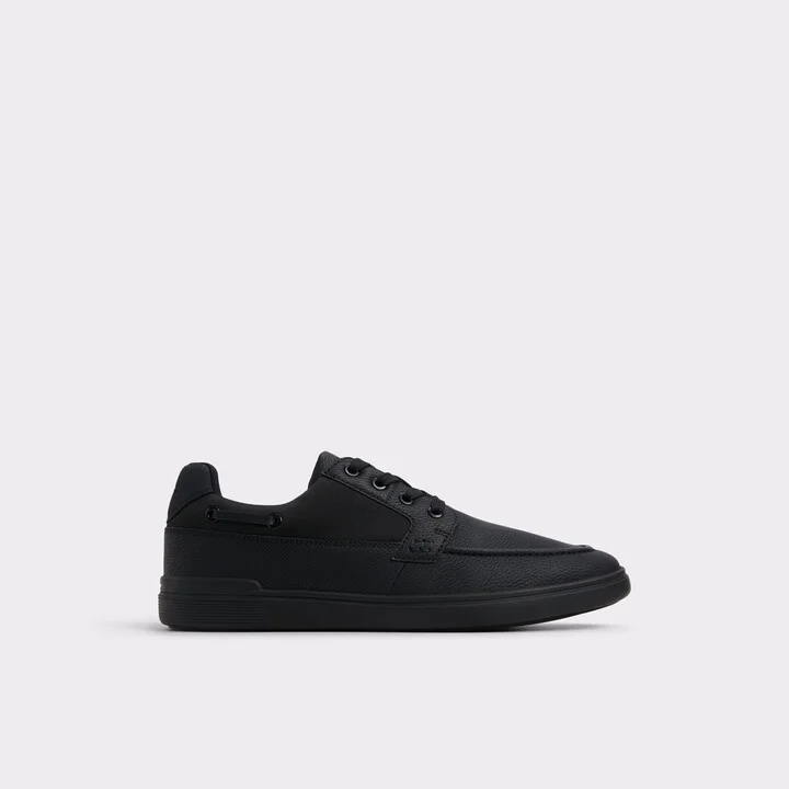 Low top sneaker
