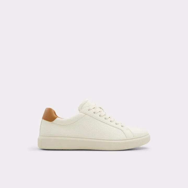 Low top sneaker