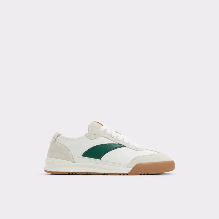 Low top sneaker