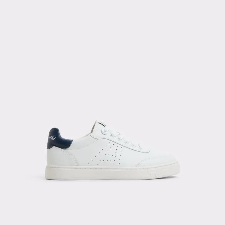 Low top sneaker