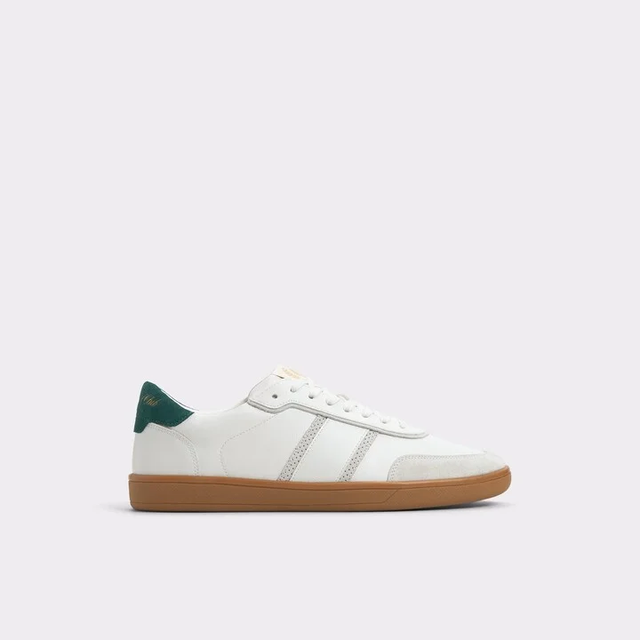 Low top sneaker