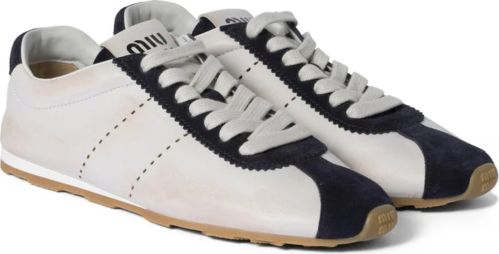 Low Top Sneaker