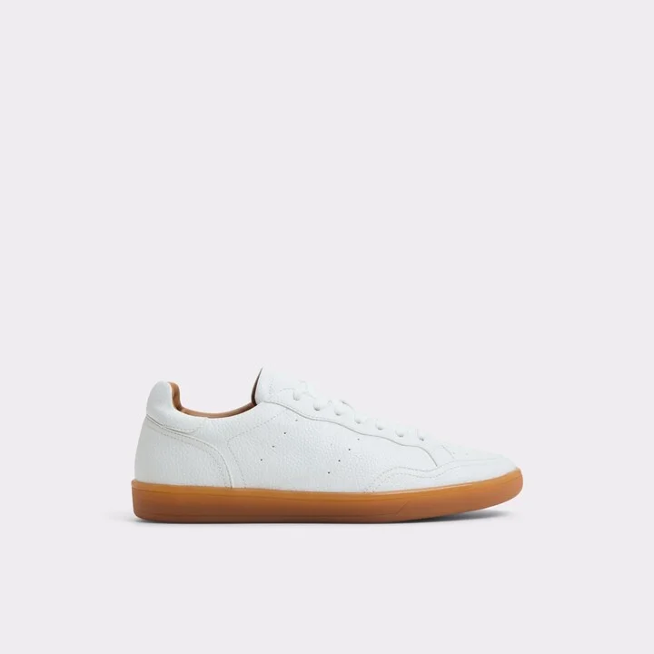 Low top sneaker