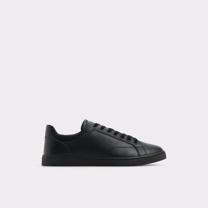 Low top sneaker