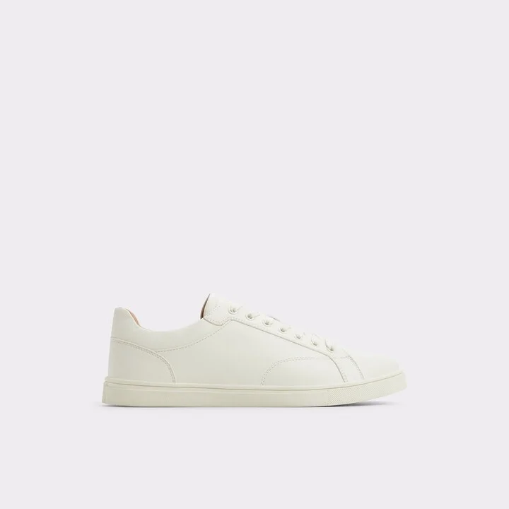 Low top sneaker